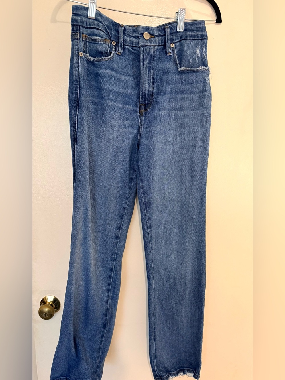 Good American Straight Leg Jeans in Medium Blue Wash